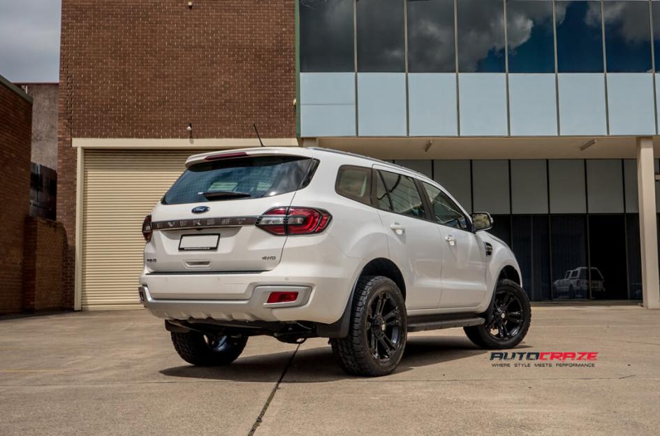 FORD EVEREST BROOKLYN MATTE BLACK
